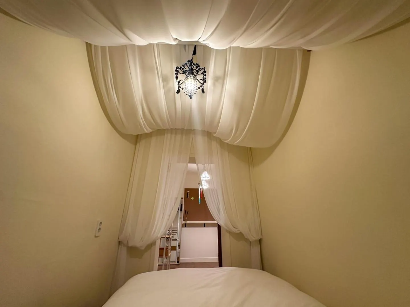 Yunseul- Garden House In The City With Korean Beauty 0*, Seoul