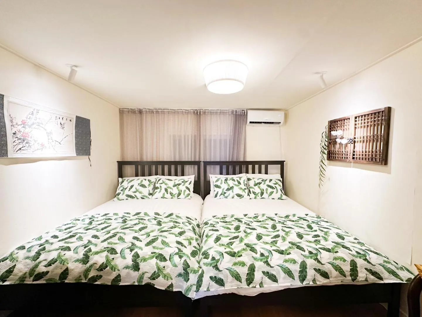 Yunseul- Garden House In The City With Korean Beauty Seoul