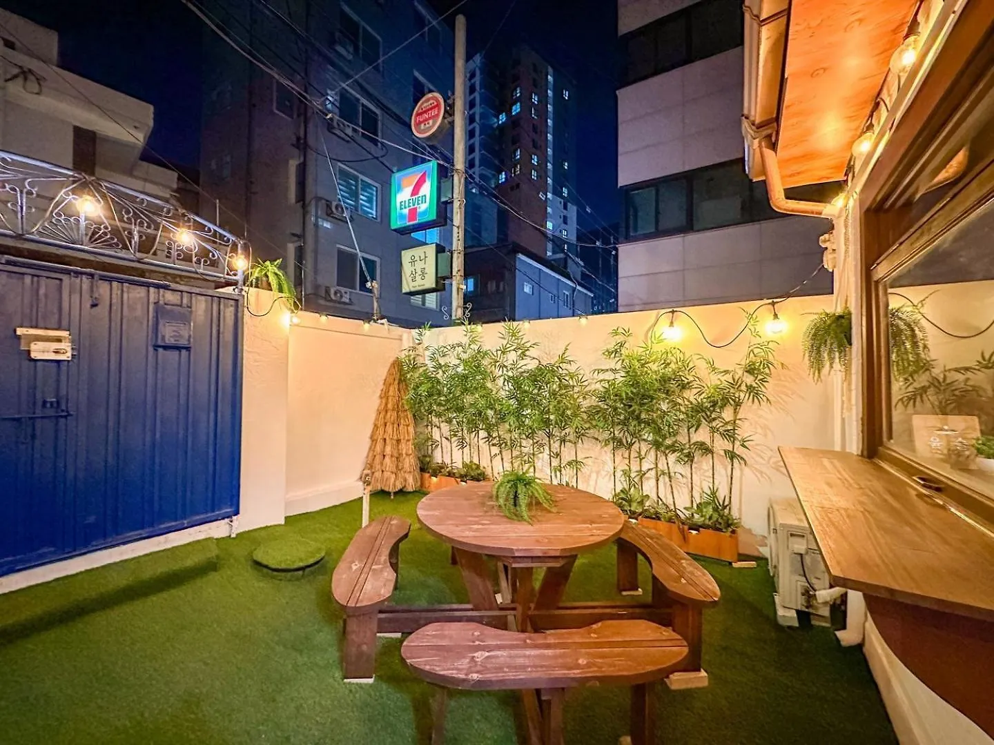 Yunseul- Garden House In The City With Korean Beauty 0*, Seoel