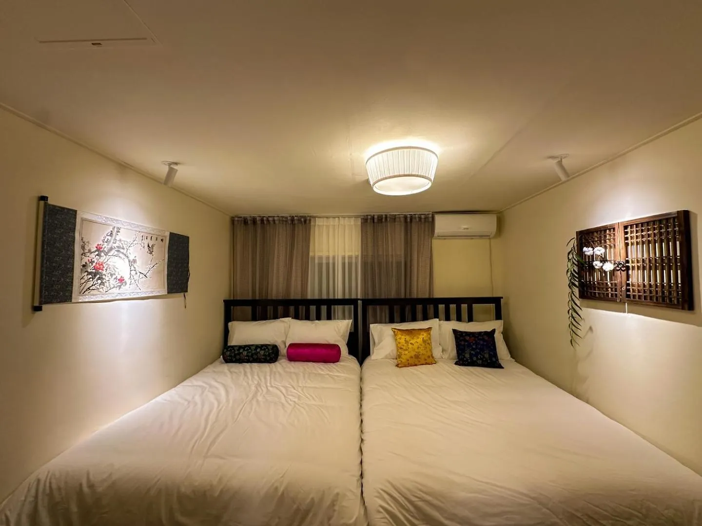 Yunseul- Garden House In The City With Korean Beauty