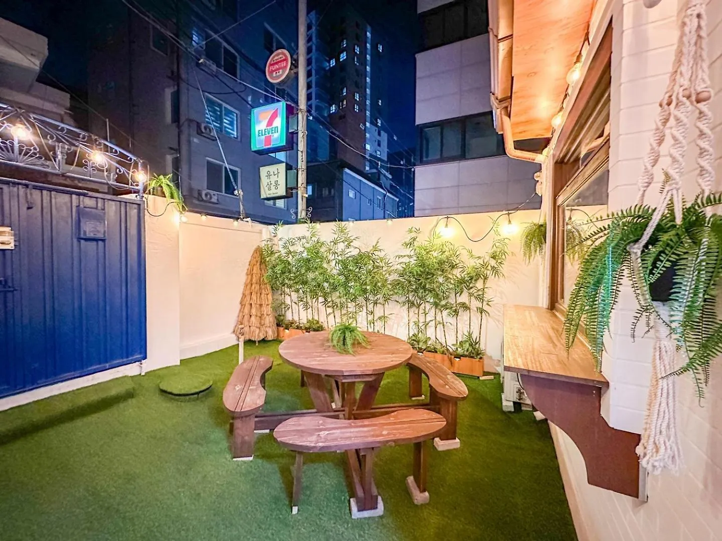 Yunseul- Garden House In The City With Korean Beauty Holiday home Seoul