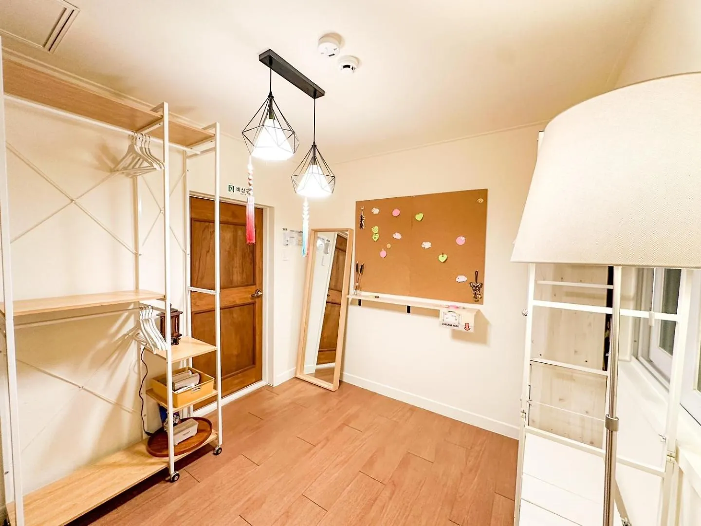 Yunseul- Garden House In The City With Korean Beauty Holiday home Seoul